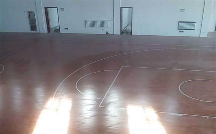 拼接板羽毛球館木地板哪個牌子好？