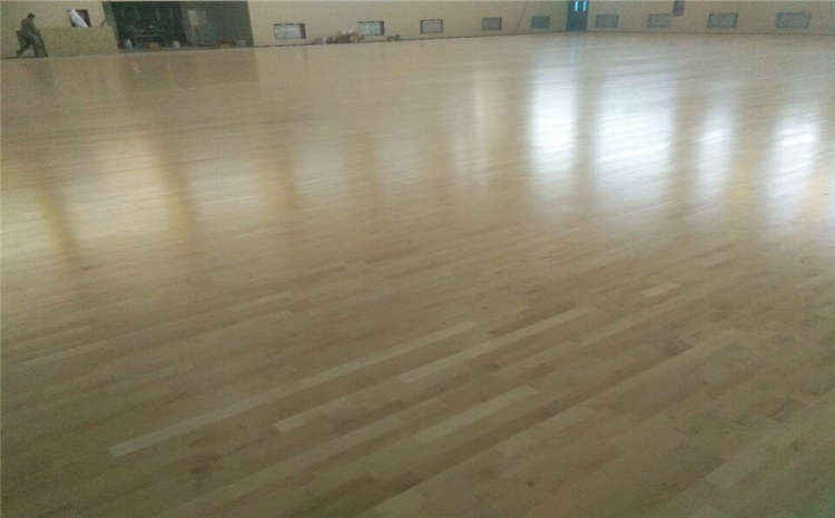 20厚體育館木地板價格是多少錢？
