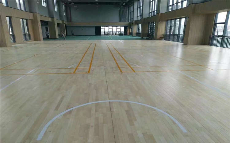 楓樺木風雨操場地板哪個品牌好？